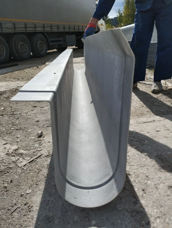 Композитный карнизный лоток
